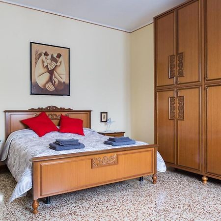 A Pochi Passi Dal Centro E Dall'Ospedale Di Parma Exterior photo